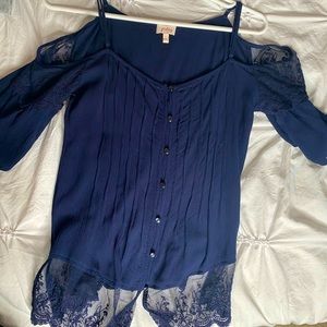 new over shoulder top lace